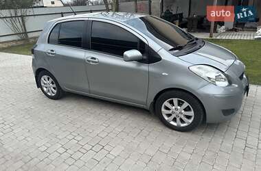 Хэтчбек Toyota Yaris 2009 в Киеве