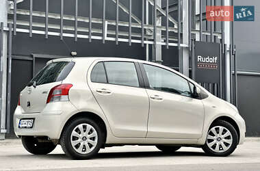 Хетчбек Toyota Yaris 2011 в Києві