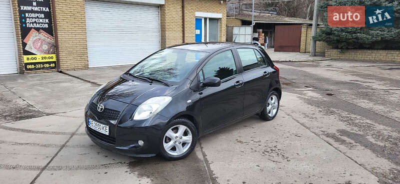 Хетчбек Toyota Yaris 2006 в Дніпрі