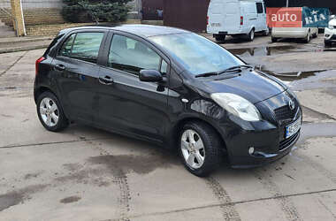 Хетчбек Toyota Yaris 2006 в Дніпрі