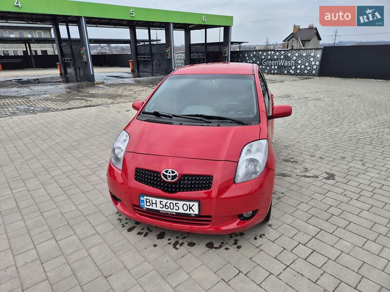 Хэтчбек Toyota Yaris 2008 в Каменец-Подольском