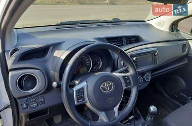 Хэтчбек Toyota Yaris 2012 в Березовке