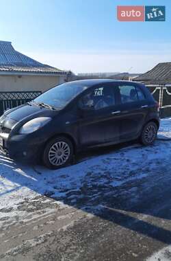 Хетчбек Toyota Yaris 2010 в Тростянці