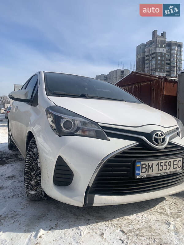 Хэтчбек Toyota Yaris 2015 в Киеве