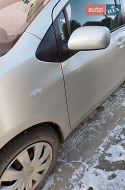 Хэтчбек Toyota Yaris 2008 в 