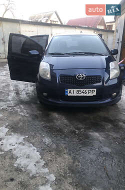 Хэтчбек Toyota Yaris 2008 в Киеве