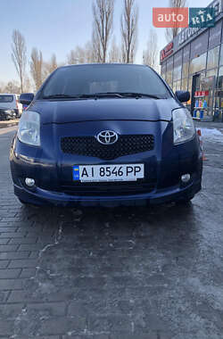 Хэтчбек Toyota Yaris 2008 в Киеве