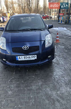 Хэтчбек Toyota Yaris 2008 в Киеве