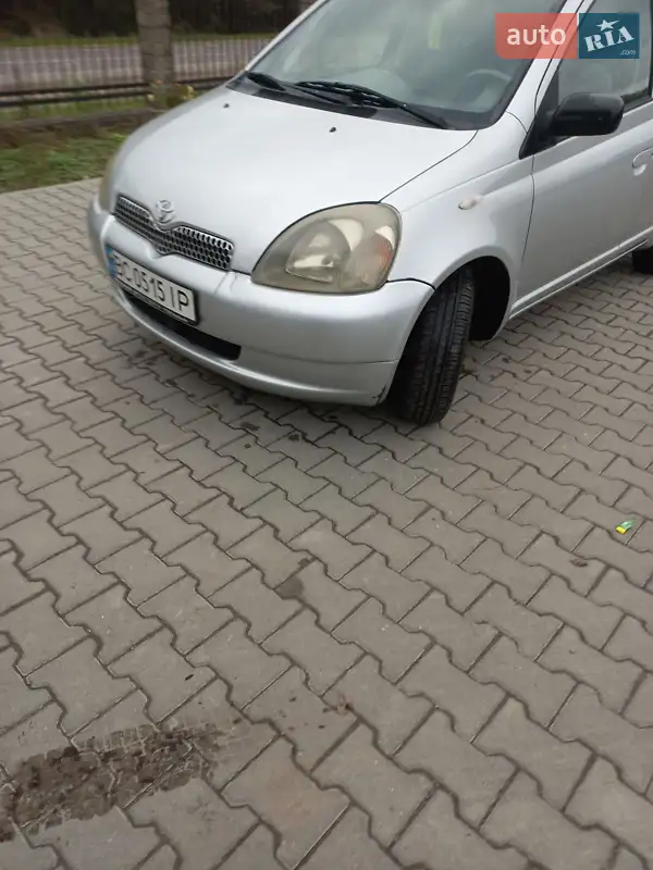 Toyota Yaris 2001