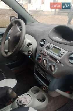 Хэтчбек Toyota Yaris 2002 в Чернигове