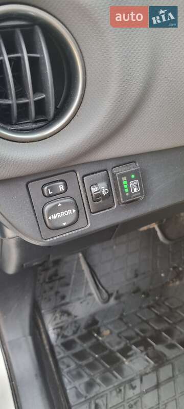 Хетчбек Toyota Yaris 2016 в Харкові