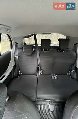 Хэтчбек Toyota Yaris 2008 в 