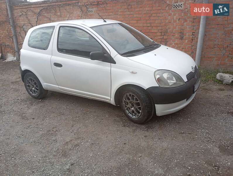 Toyota Yaris 2001