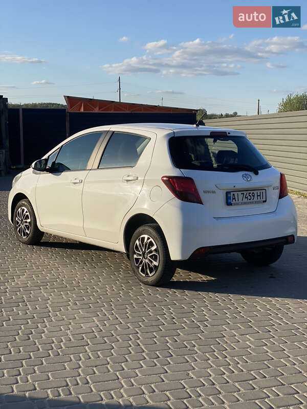 Хэтчбек Toyota Yaris 2014 в Ирпене