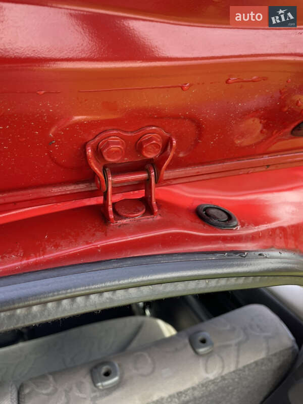 Хэтчбек Toyota Yaris 2000 в Львове