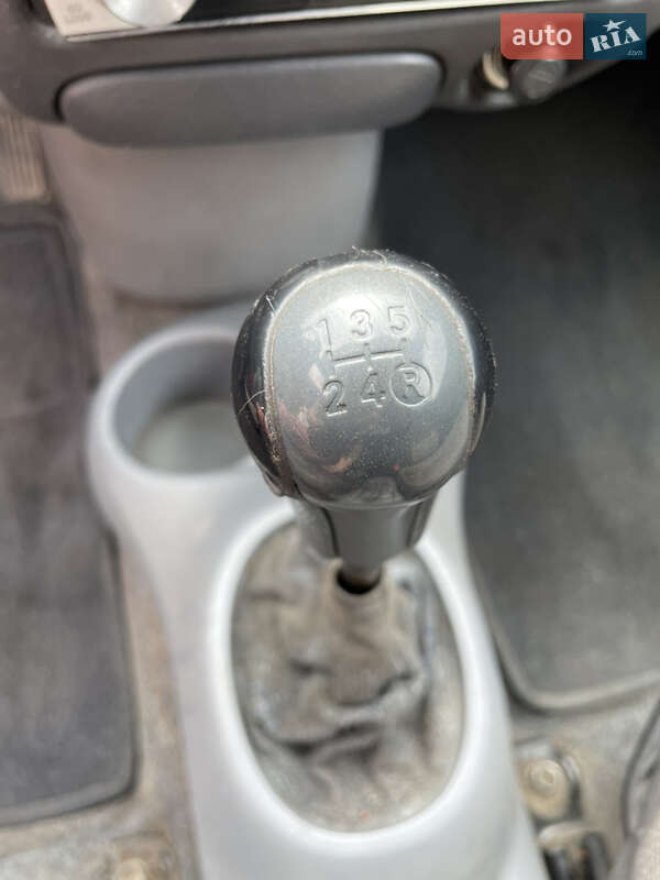 Хэтчбек Toyota Yaris 2000 в Львове