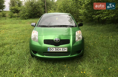 Хетчбек Toyota Yaris 2007 в 