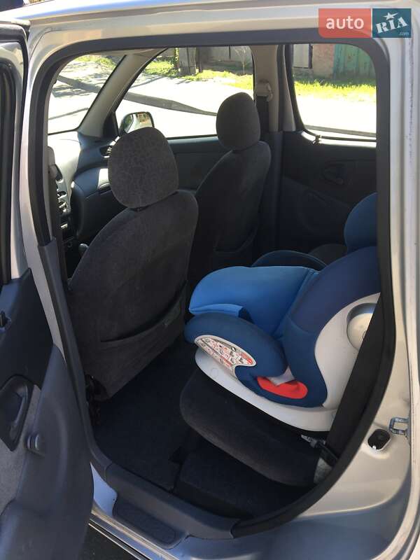 Хетчбек Toyota Yaris 1999 в Одесі
