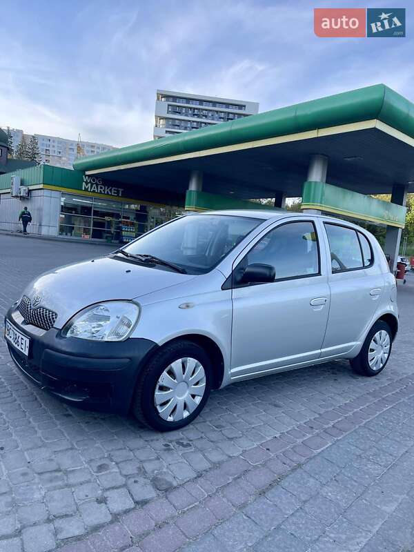 Хэтчбек Toyota Yaris 2004 в Львове