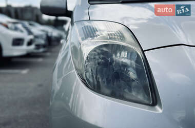 Хэтчбек Toyota Yaris 2008 в 