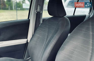 Хэтчбек Toyota Yaris 2008 в 