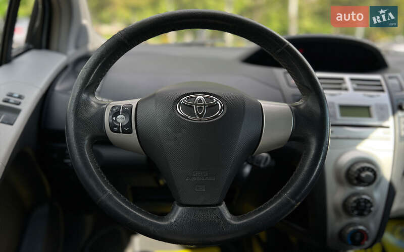 Хетчбек Toyota Yaris 2006 в Львові