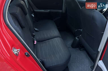 Хэтчбек Toyota Yaris 2007 в 