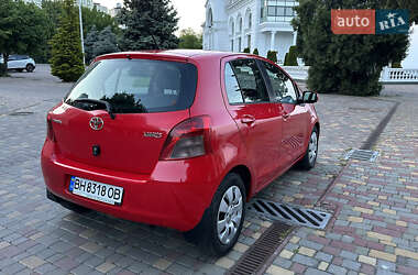 Хэтчбек Toyota Yaris 2007 в 