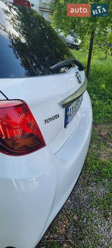 Хетчбек Toyota Yaris 2016 в Харкові