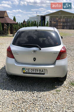 Хэтчбек Toyota Yaris 2007 в 