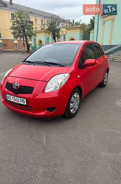 Хетчбек Toyota Yaris 2008 в 