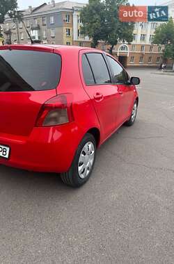 Хетчбек Toyota Yaris 2008 в 