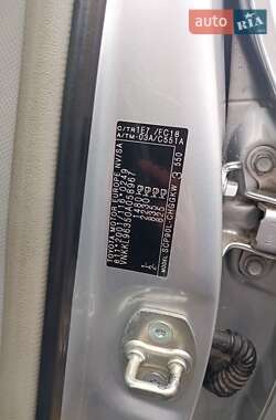 Хэтчбек Toyota Yaris 2006 в 