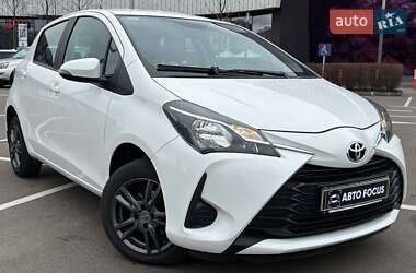 Хэтчбек Toyota Yaris 2019 в 