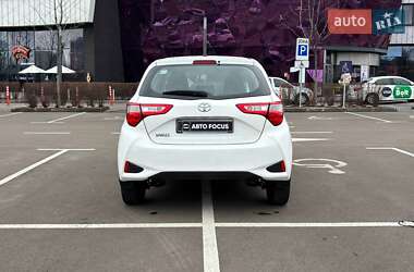 Хэтчбек Toyota Yaris 2019 в 