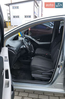 Хетчбек Toyota Yaris 2007 в 