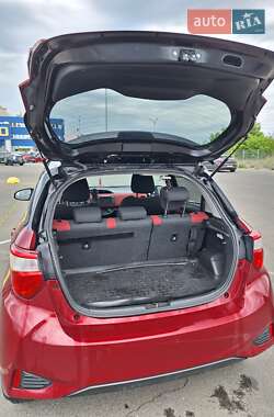 Хэтчбек Toyota Yaris 2018 в 