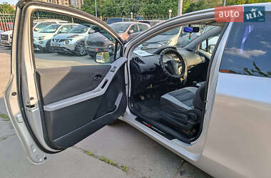 Хетчбек Toyota Yaris 2009 в 