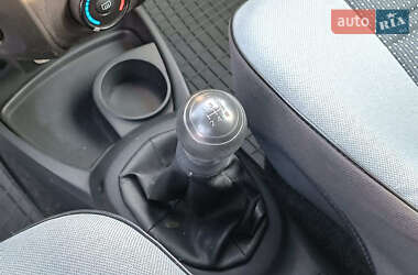 Хетчбек Toyota Yaris 2009 в 