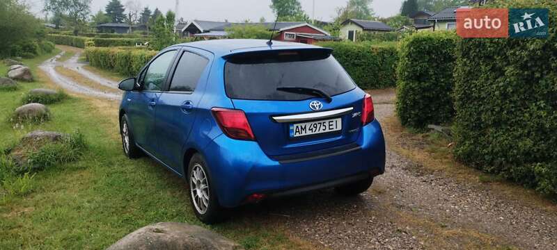 Хетчбек Toyota Yaris 2014 в Житомирі