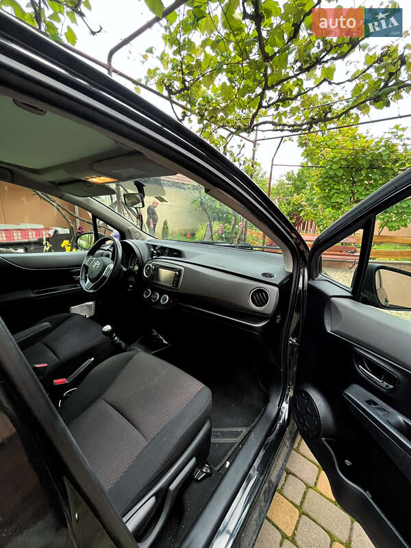 Хэтчбек Toyota Yaris 2012 в Мукачево