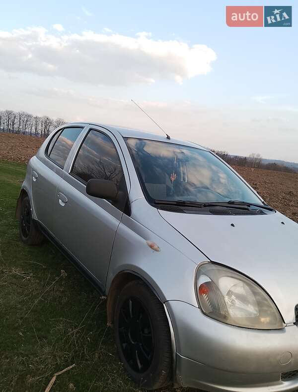 Toyota Yaris 2000