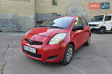 Хетчбек Toyota Yaris 2009 в 