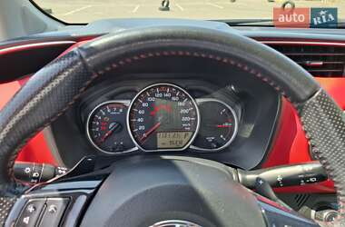Седан Toyota Yaris 2014 в 