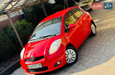 Toyota Yaris 2011