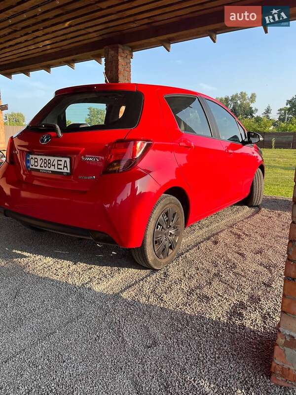 Хэтчбек Toyota Yaris 2015 в Чернигове