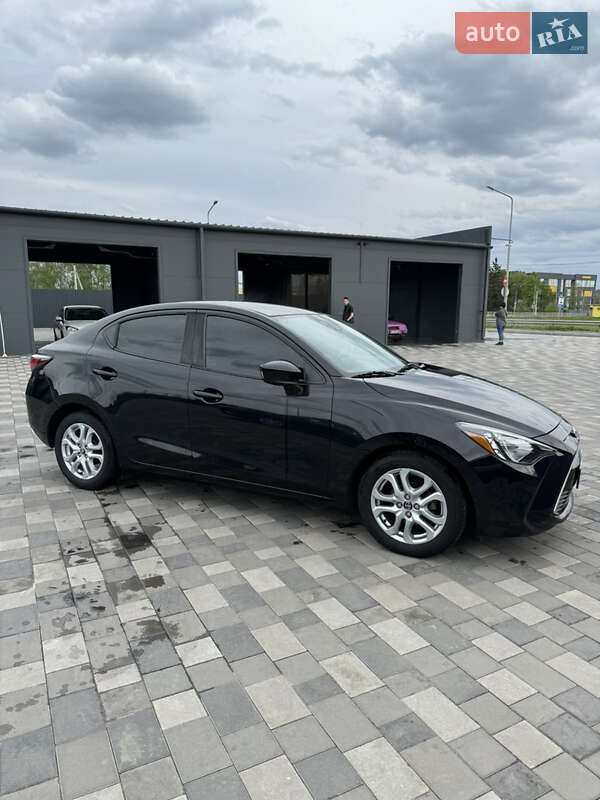 Седан Toyota Yaris 2017 в Полтаве