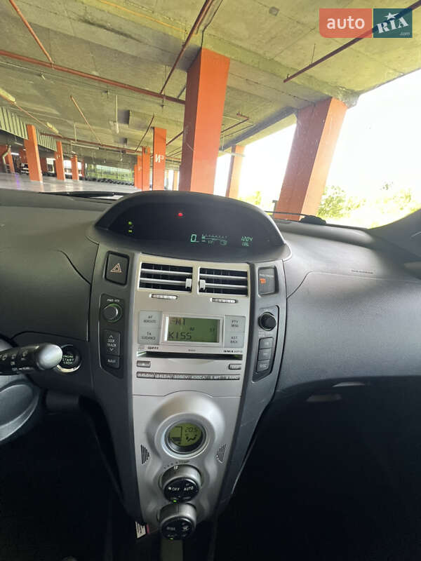 Хетчбек Toyota Yaris 2007 в Львові