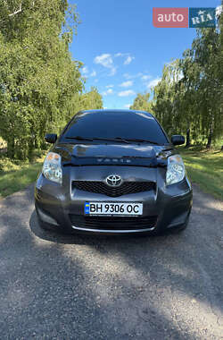 Хетчбек Toyota Yaris 2009 в 