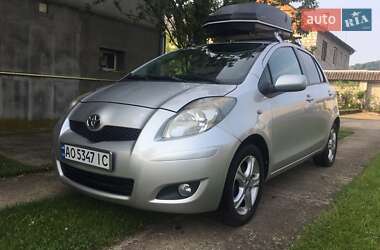 Хэтчбек Toyota Yaris 2010 в Хусте